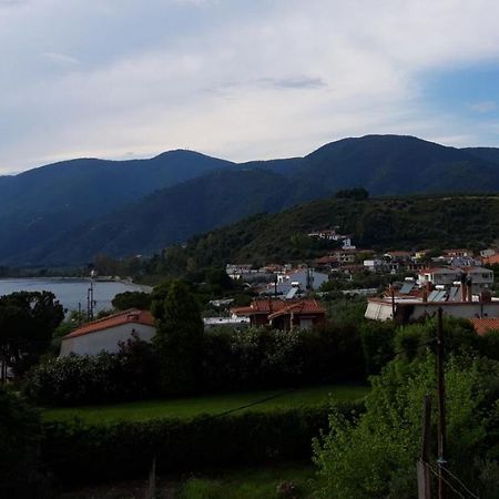 Ενοικιαζόμενα Δωμάτια Γεωργία Σταμούλου Rovies Exterior photo