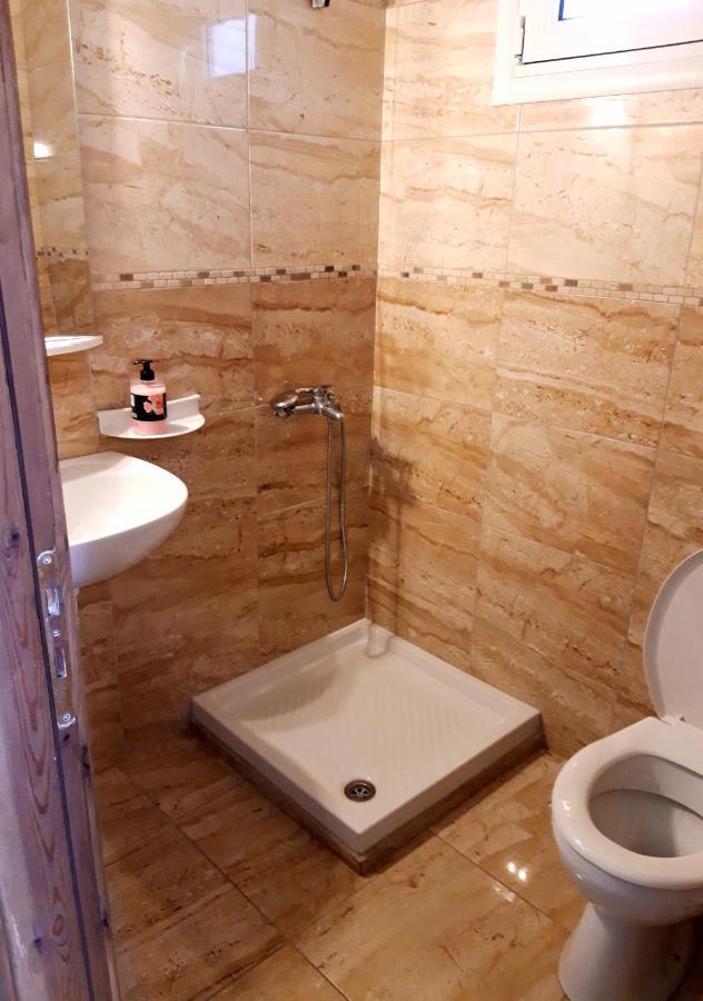 Ενοικιαζόμενα Δωμάτια Γεωργία Σταμούλου Rovies Exterior photo