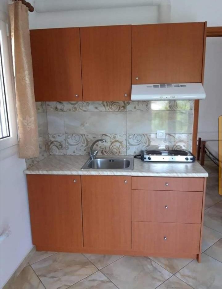 Ενοικιαζόμενα Δωμάτια Γεωργία Σταμούλου Rovies Exterior photo